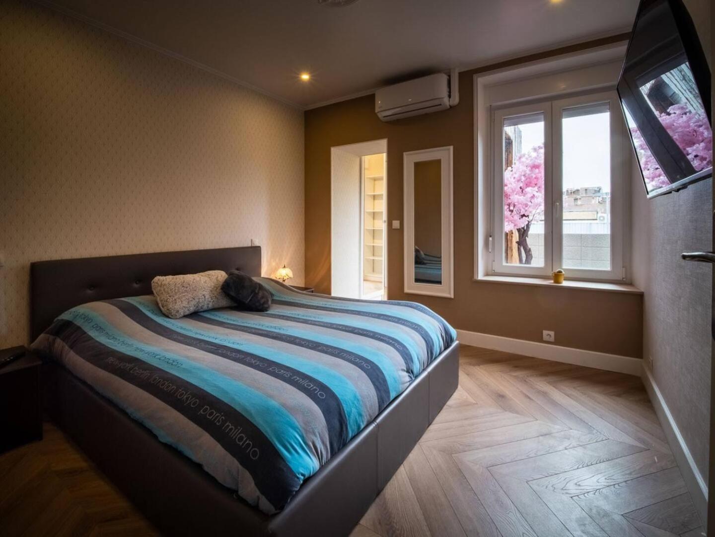 Duplex Jeanne D'Arc Billard Baby Logements Insolites Nancy Exterior foto